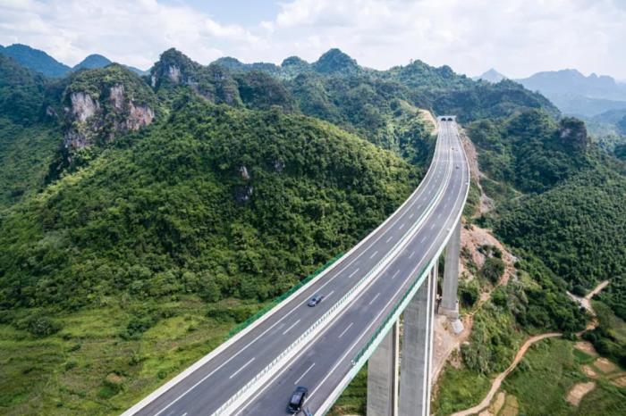 自駕探索山水極致 駛入喀斯特秘境 自駕探索山水極致 駛入喀斯特秘境