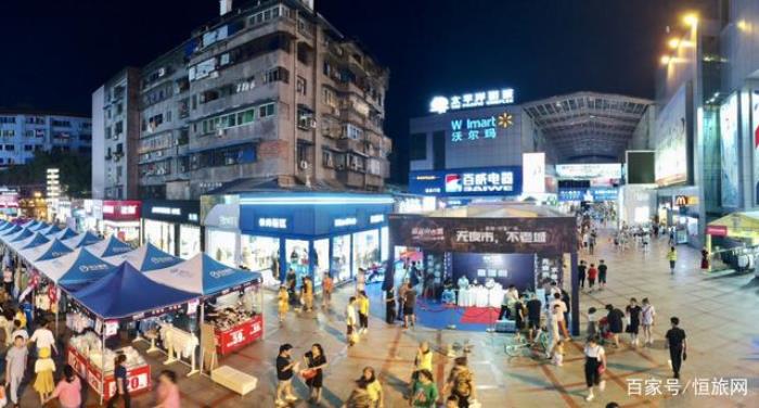 夜場招聘樂山人才夜市“接地氣”,更是像逛夜市(圖) 夜場招聘樂山人才夜市“接地氣”,更是像逛夜市(圖)