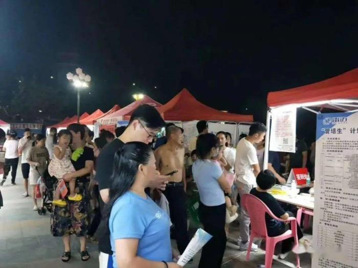 2016高端夜場招聘電話微信同號:招聘小費1200/1600 2016高端夜場招聘電話微信同號:招聘小費1200/1600