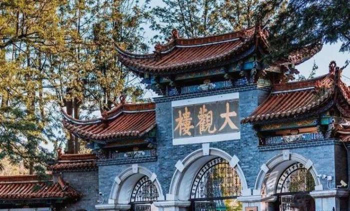 去昆明,邂逅寒冷冬日的春暖花開