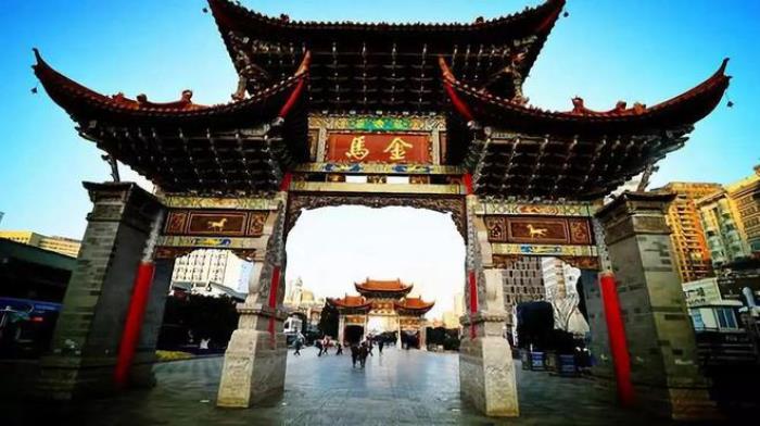 去昆明,邂逅寒冷冬日的春暖花開