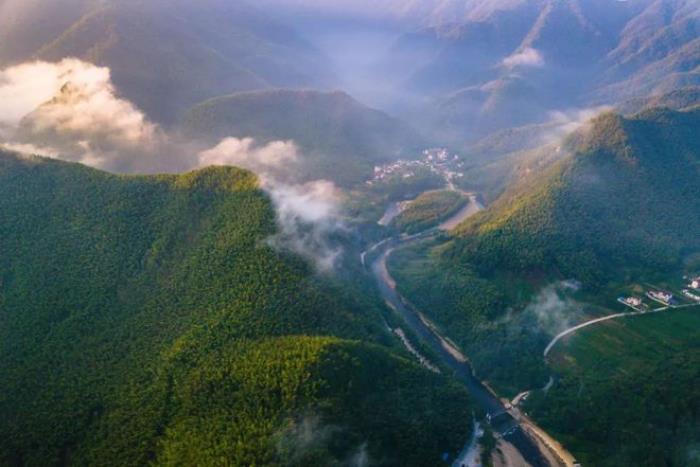 最美的風(fēng)景,永遠(yuǎn)在路上!適合春天出發(fā)的5條自駕路線(xiàn),出發(fā)吧! 最美的風(fēng)景,永遠(yuǎn)在路上!適合春天出發(fā)的5條自駕路線(xiàn),出發(fā)吧!