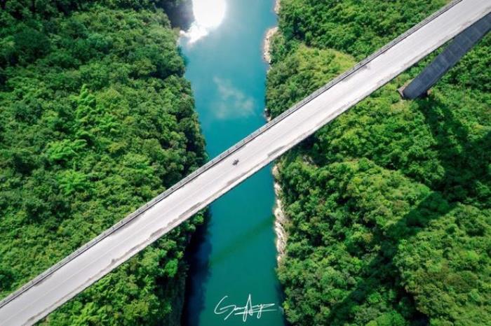 最美的風(fēng)景,永遠(yuǎn)在路上!適合春天出發(fā)的5條自駕路線(xiàn),出發(fā)吧! 最美的風(fēng)景,永遠(yuǎn)在路上!適合春天出發(fā)的5條自駕路線(xiàn),出發(fā)吧!