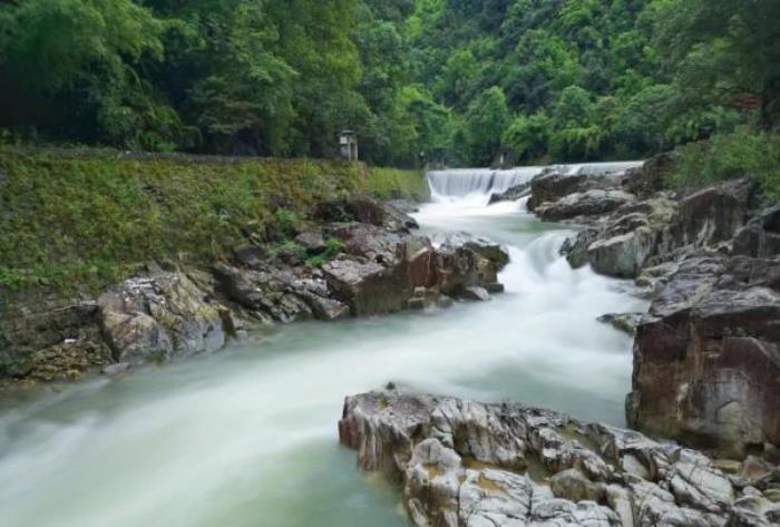 南昆山川龍峽漂流 南昆山川龍峽漂流