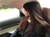 玉溪陪游女孩迷人車模磨昕琦