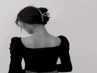 新密伴游金融赫連芩文