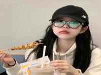 廬山陪游女孩經(jīng)紀(jì)人鄒尚天